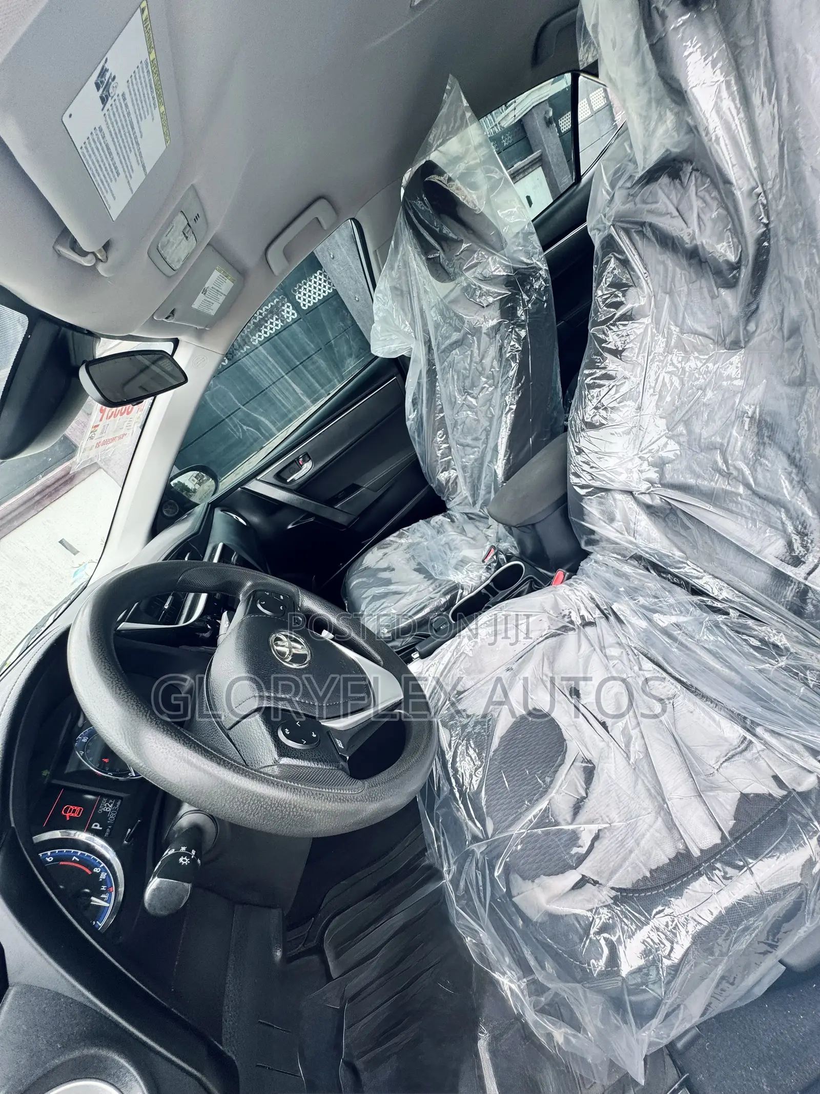 Toyota Corolla LE (1.8L 4cyl 2A) 2018 Silver