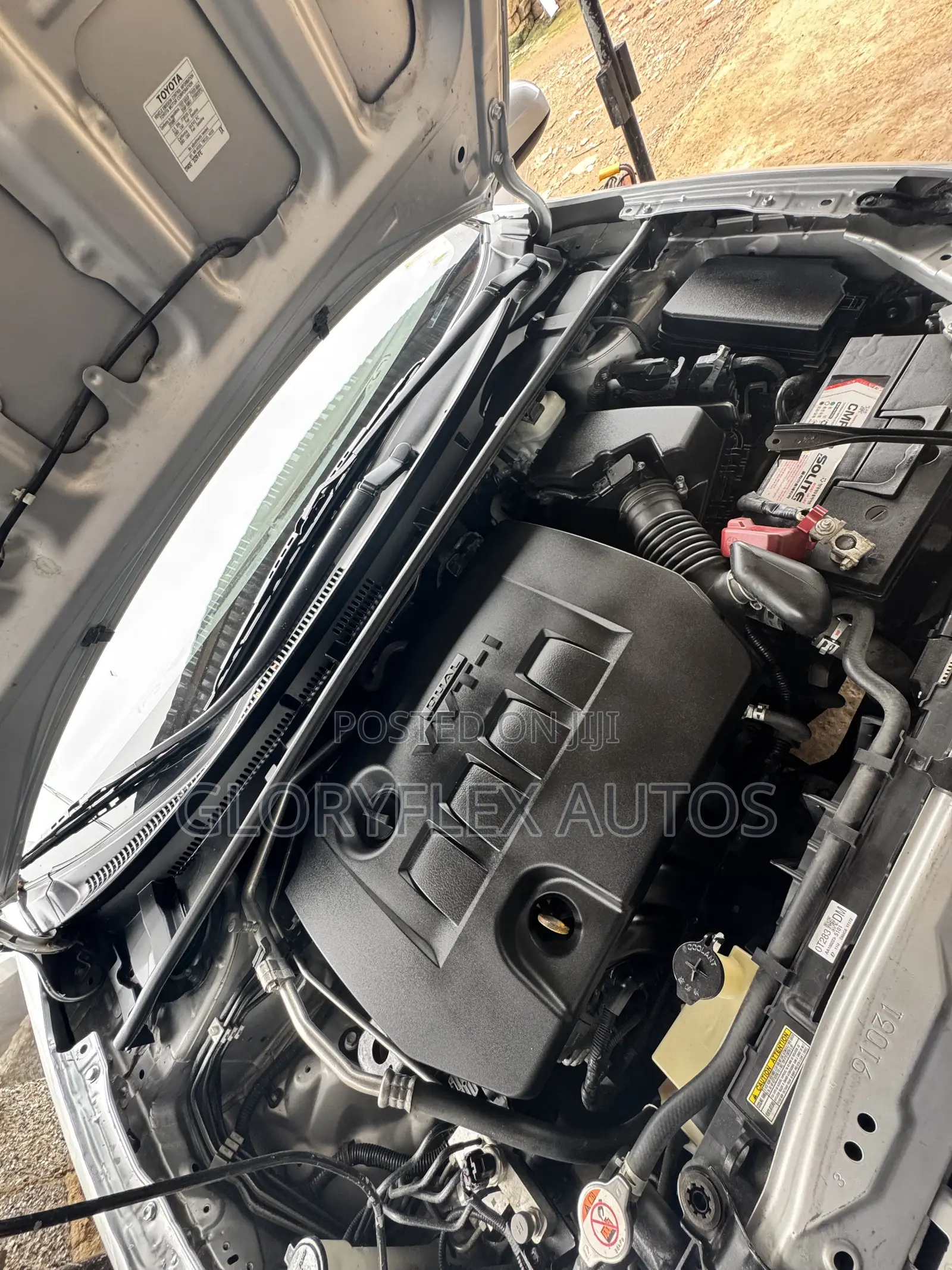 Toyota Corolla LE (1.8L 4cyl 2A) 2018 Silver