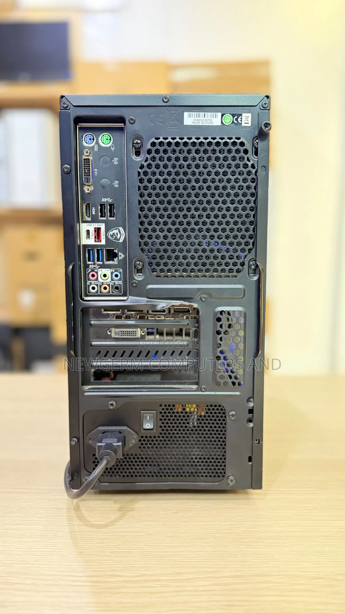 Desktop Computer MSI model 16GB Intel Core i7 SSD 256GB