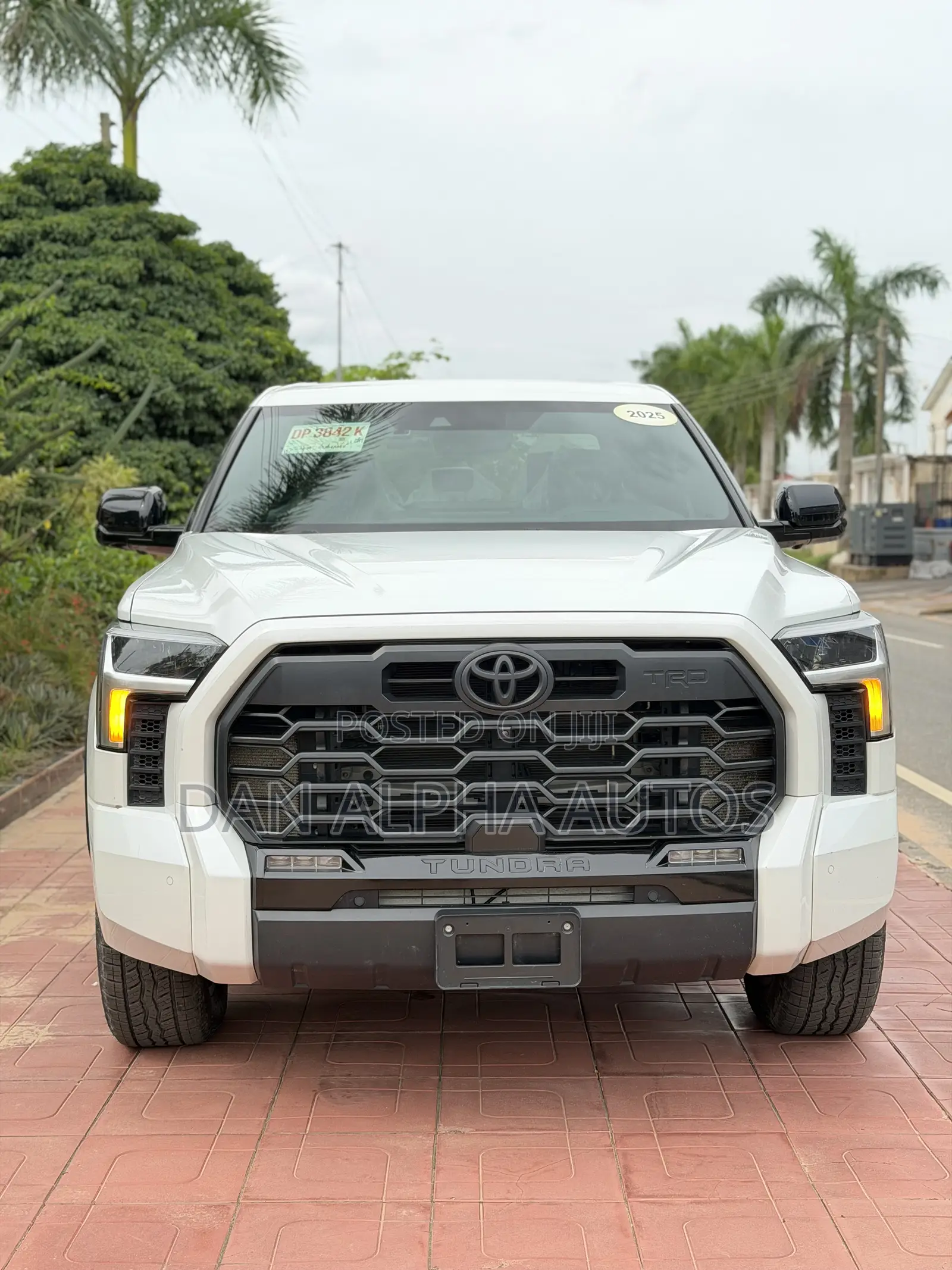 Toyota Tundra 2025 White