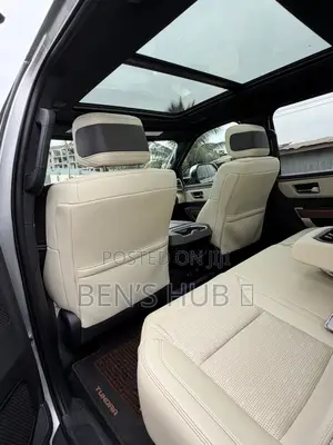 Toyota Tundra 1794 Edition CrewMax 5.5' Bed 2023 Silver