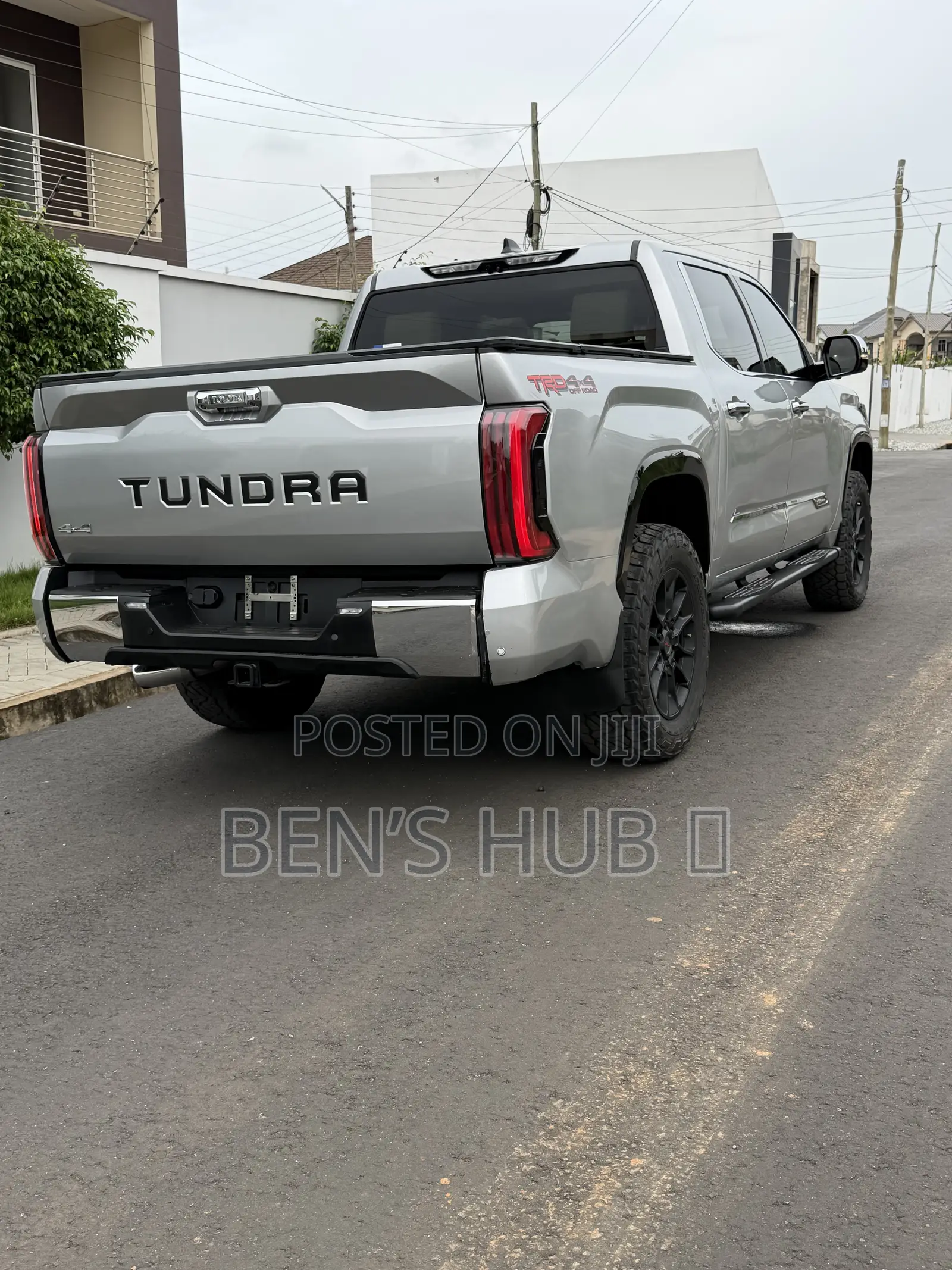 Toyota Tundra 1794 Edition CrewMax 5.5' Bed 2023 Silver