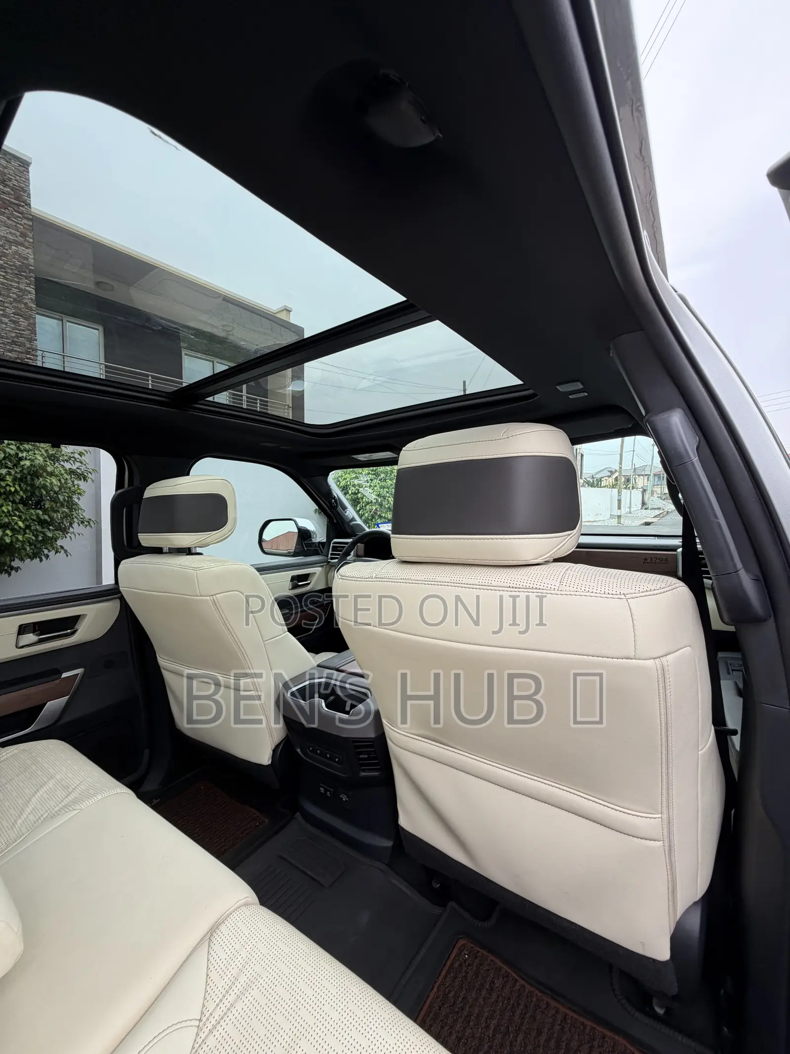 Toyota Tundra 1794 Edition CrewMax 5.5' Bed 2023 Silver
