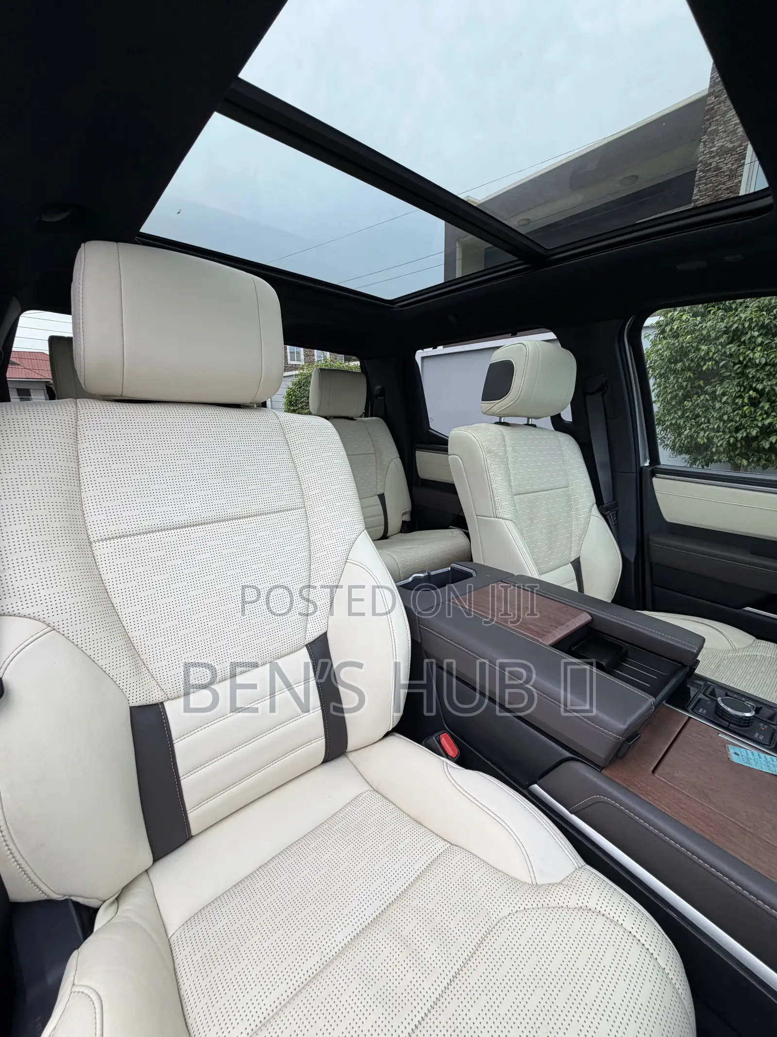 Toyota Tundra 1794 Edition CrewMax 5.5' Bed 2023 Silver
