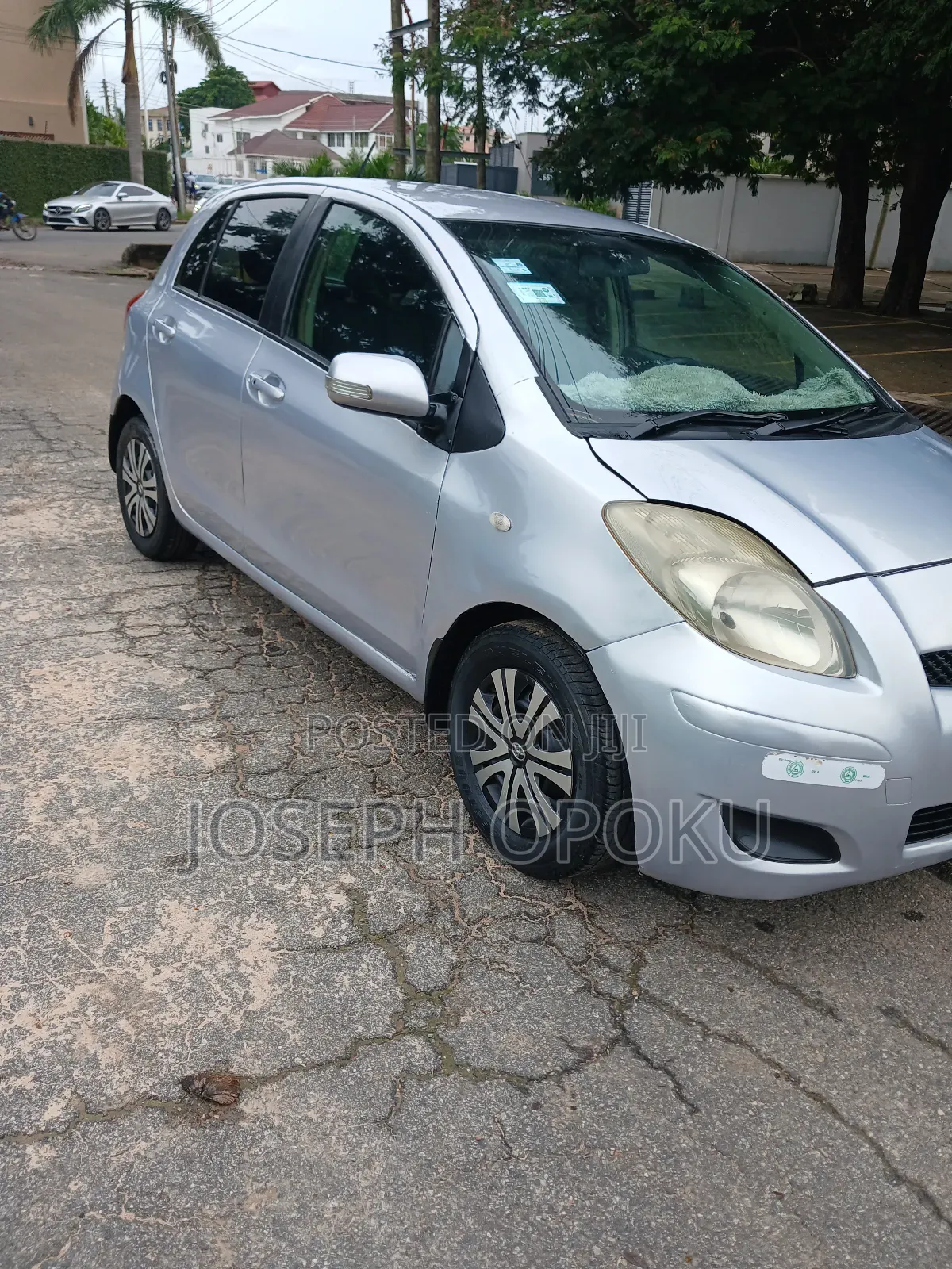 Toyota Vitz 2010 Silver