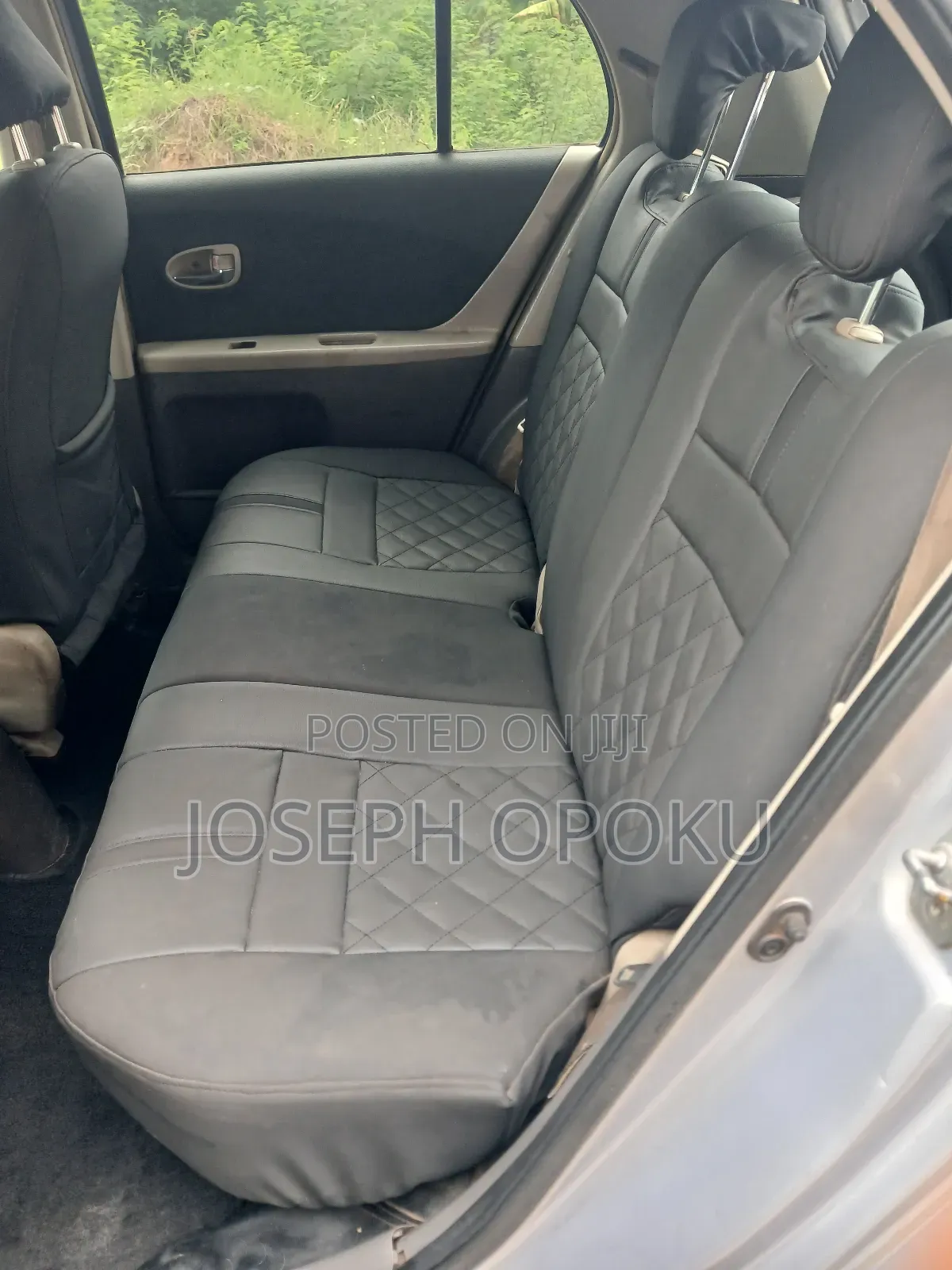 Toyota Vitz 2010 Silver