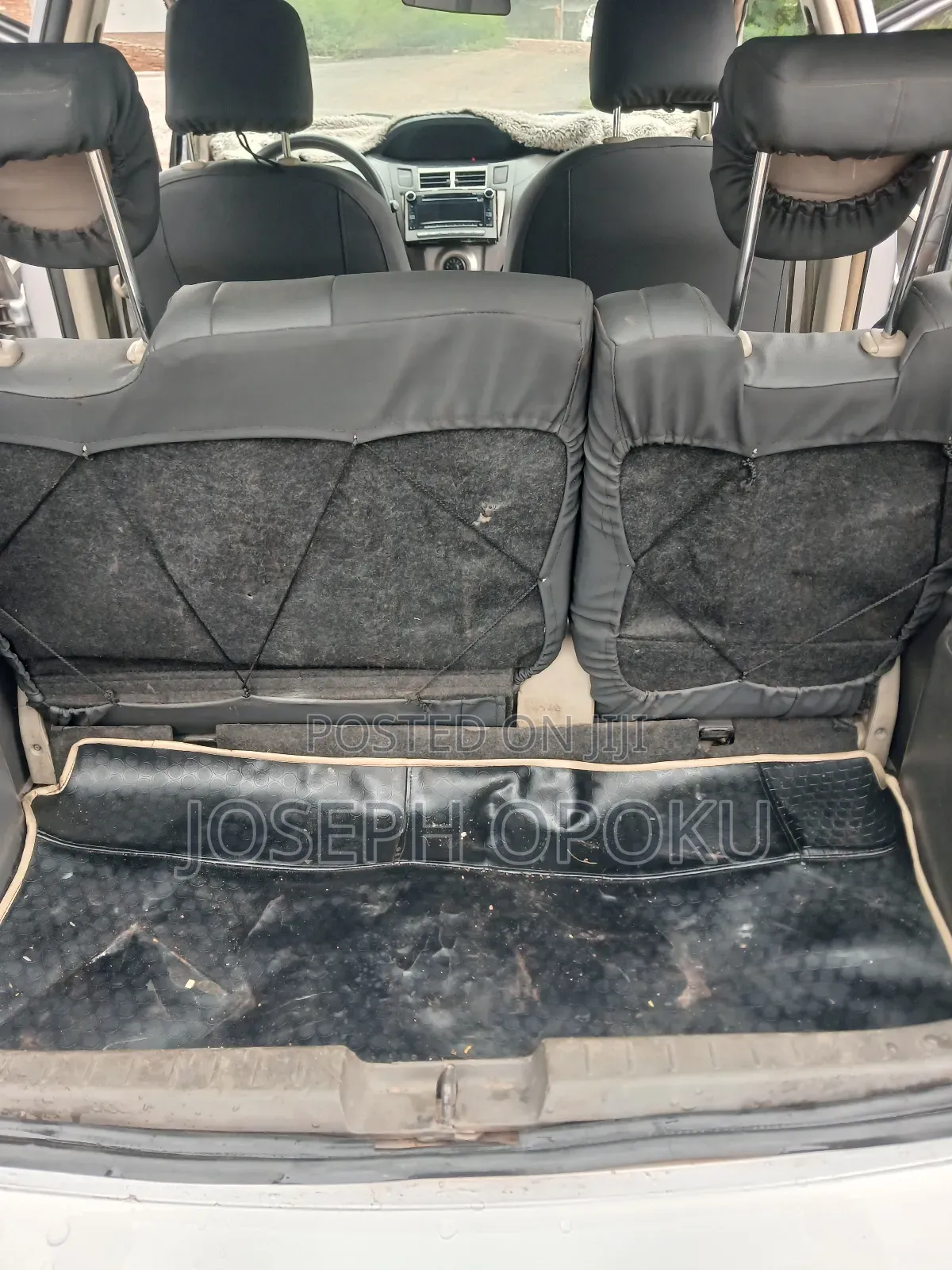 Toyota Vitz 2010 Silver