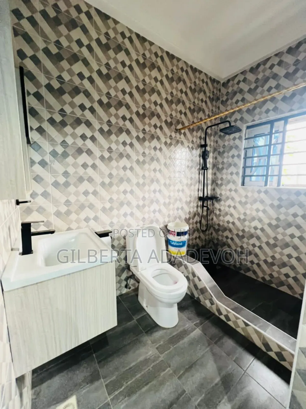 2bdrm Apartment in Borga Homes, Danfa for rent