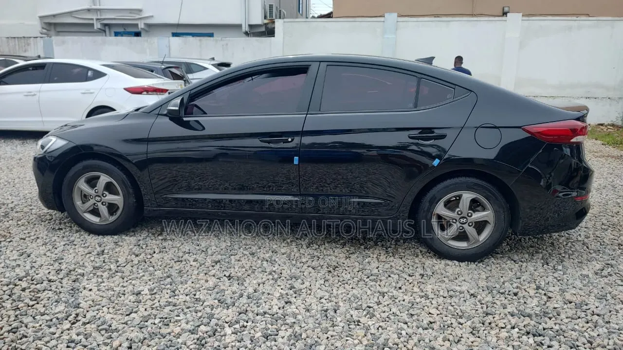 Hyundai Avante 2018 Black
