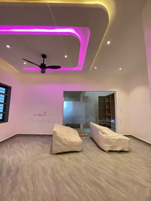 6bdrm Mansion in Tiyumba, Police Station for sale