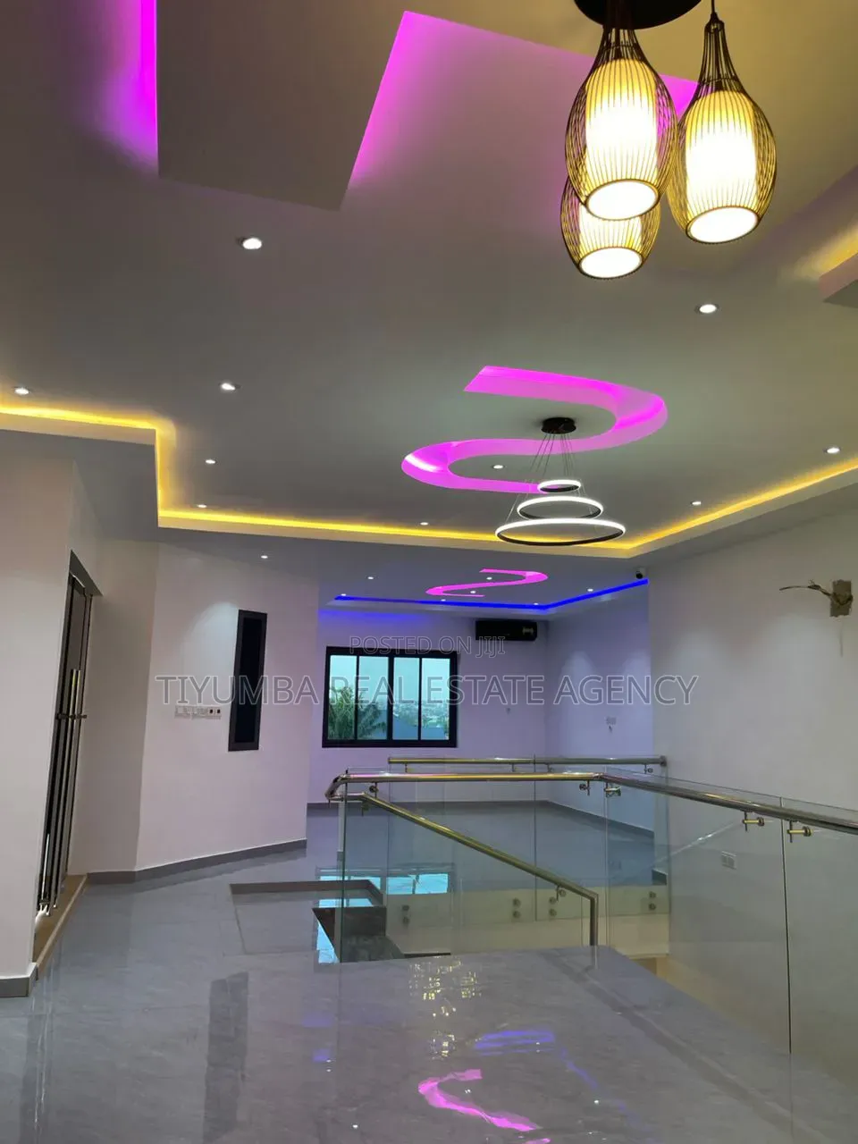 6bdrm Mansion in Tiyumba, Police Station for sale