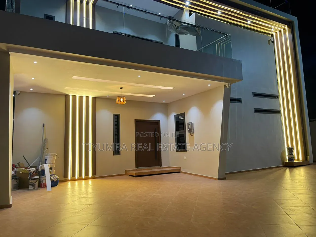 6bdrm Mansion in Tiyumba, Police Station for sale