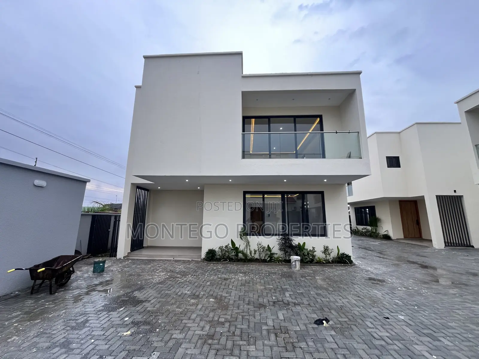 4bdrm Townhouse / Terrace in East Legon for rent