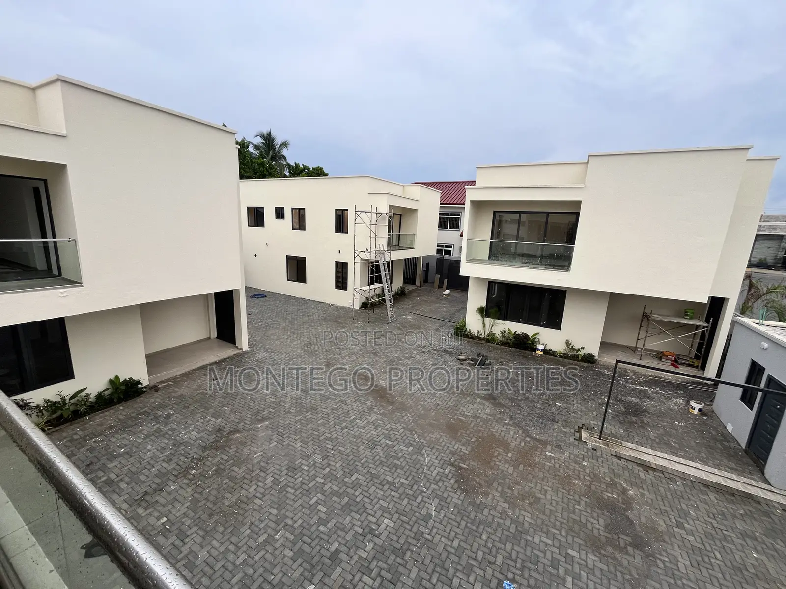 4bdrm Townhouse / Terrace in East Legon for rent