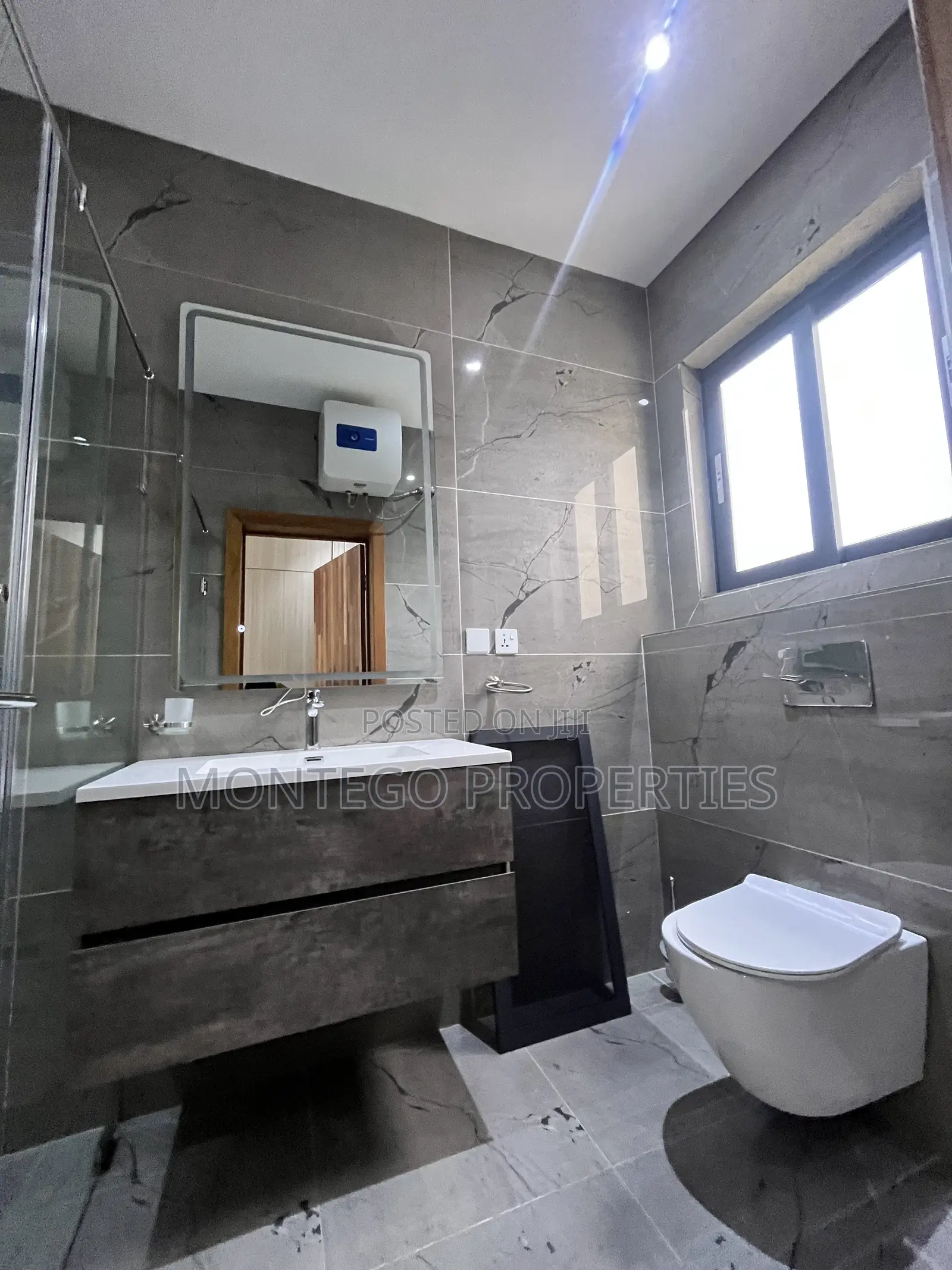 4bdrm Townhouse / Terrace in East Legon for rent