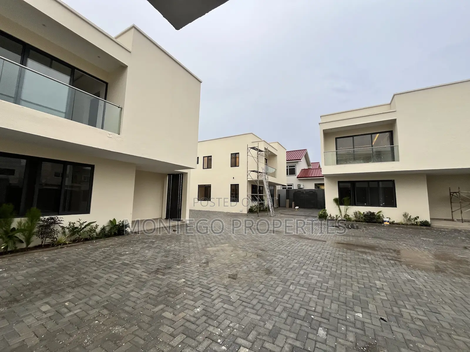 4bdrm Townhouse / Terrace in East Legon for rent