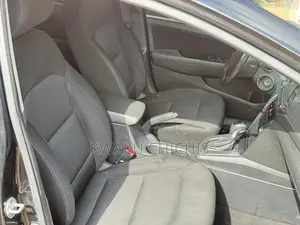 Hyundai Elantra SE Sedan FWD (2.0L 4cyl 6M) 2017 Black