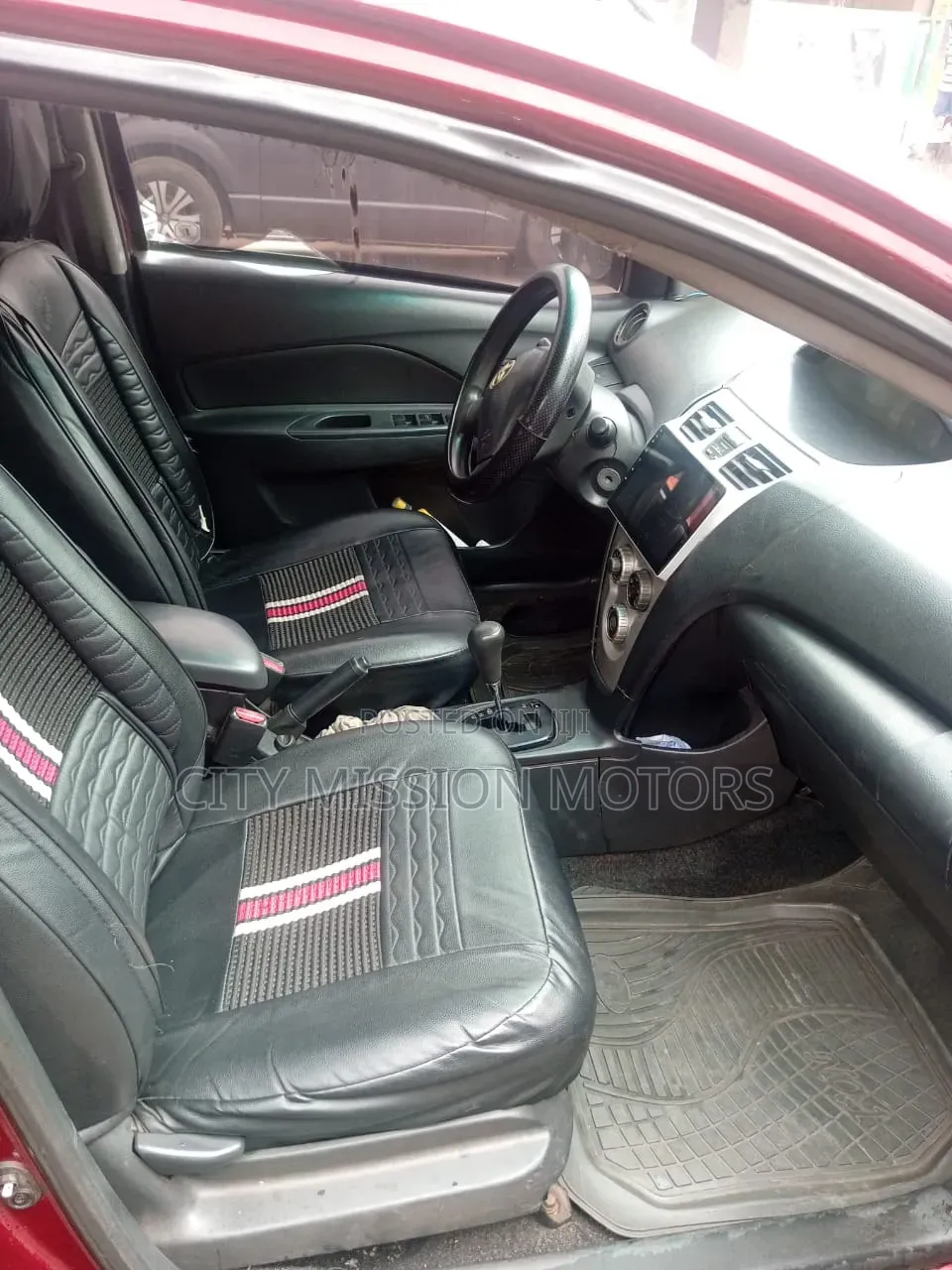 Toyota Yaris 2010 Red