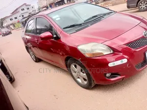 Toyota Yaris 2010 Red