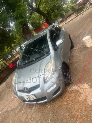 Toyota Vitz 1.0 FWD 3dr 2010 Silver