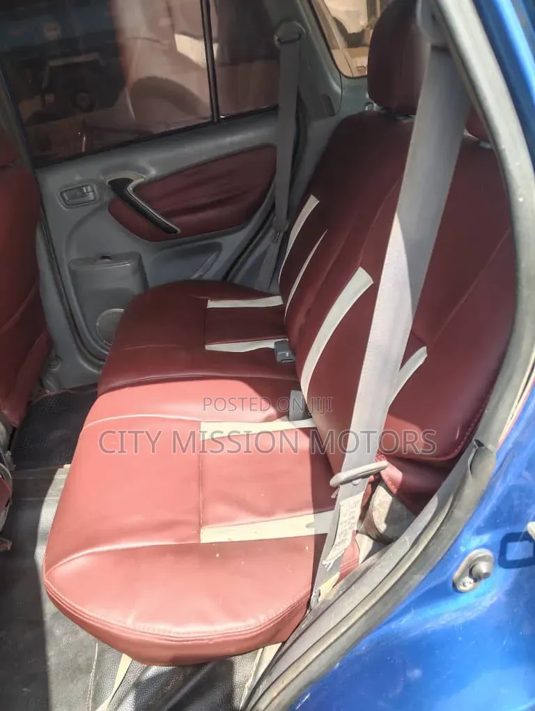 Toyota RAV4 2002 Blue