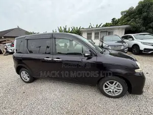 Toyota Sienta 1.5 FWD 2013 Burgundy
