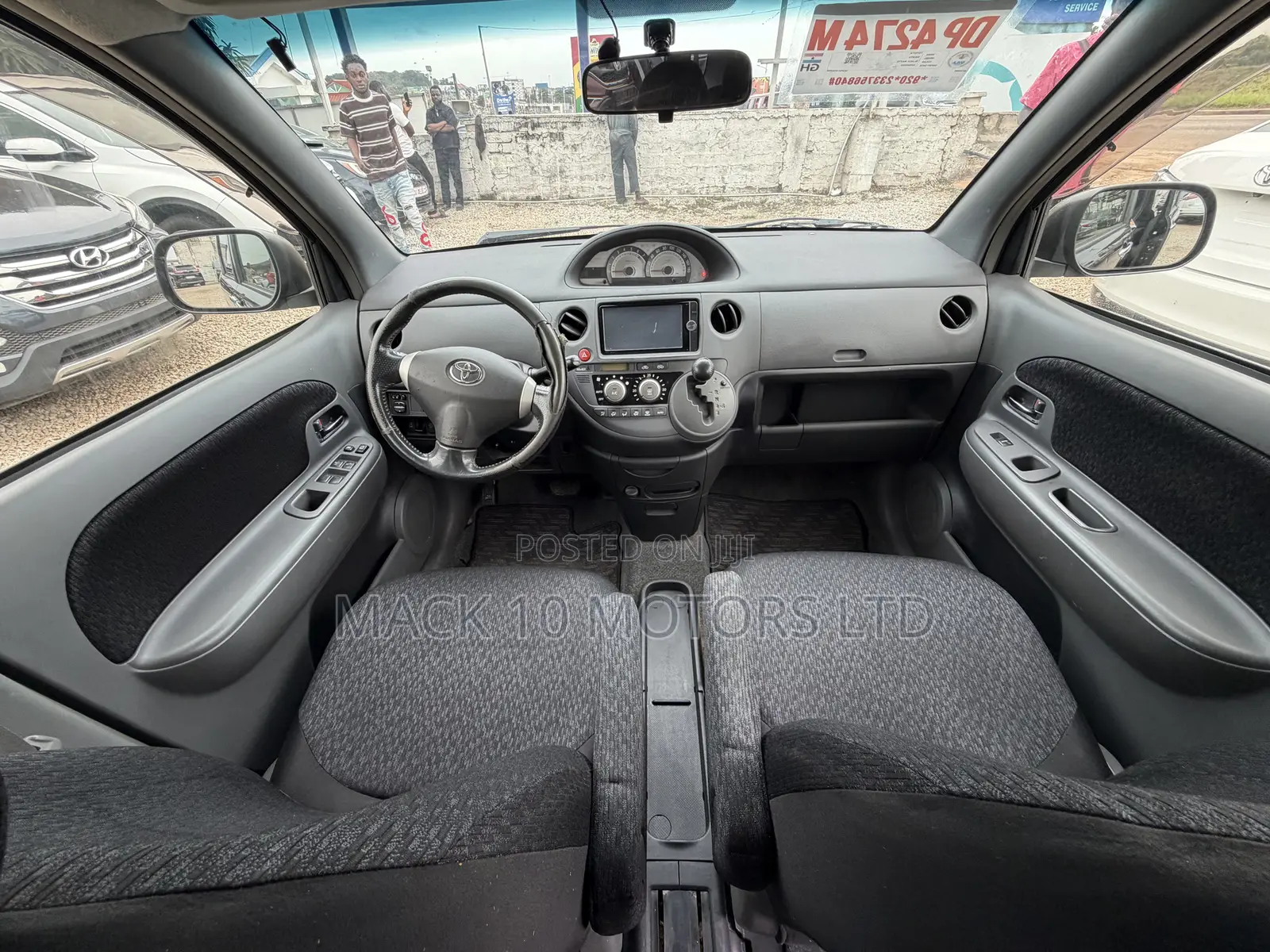 Toyota Sienta 1.5 FWD 2013 Burgundy