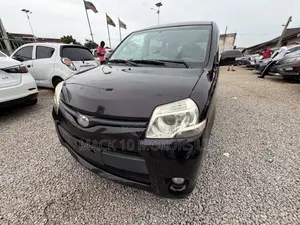 Toyota Sienta 1.5 FWD 2013 Burgundy