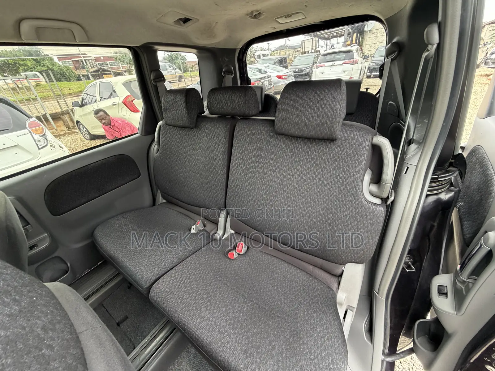 Toyota Sienta 1.5 FWD 2013 Burgundy