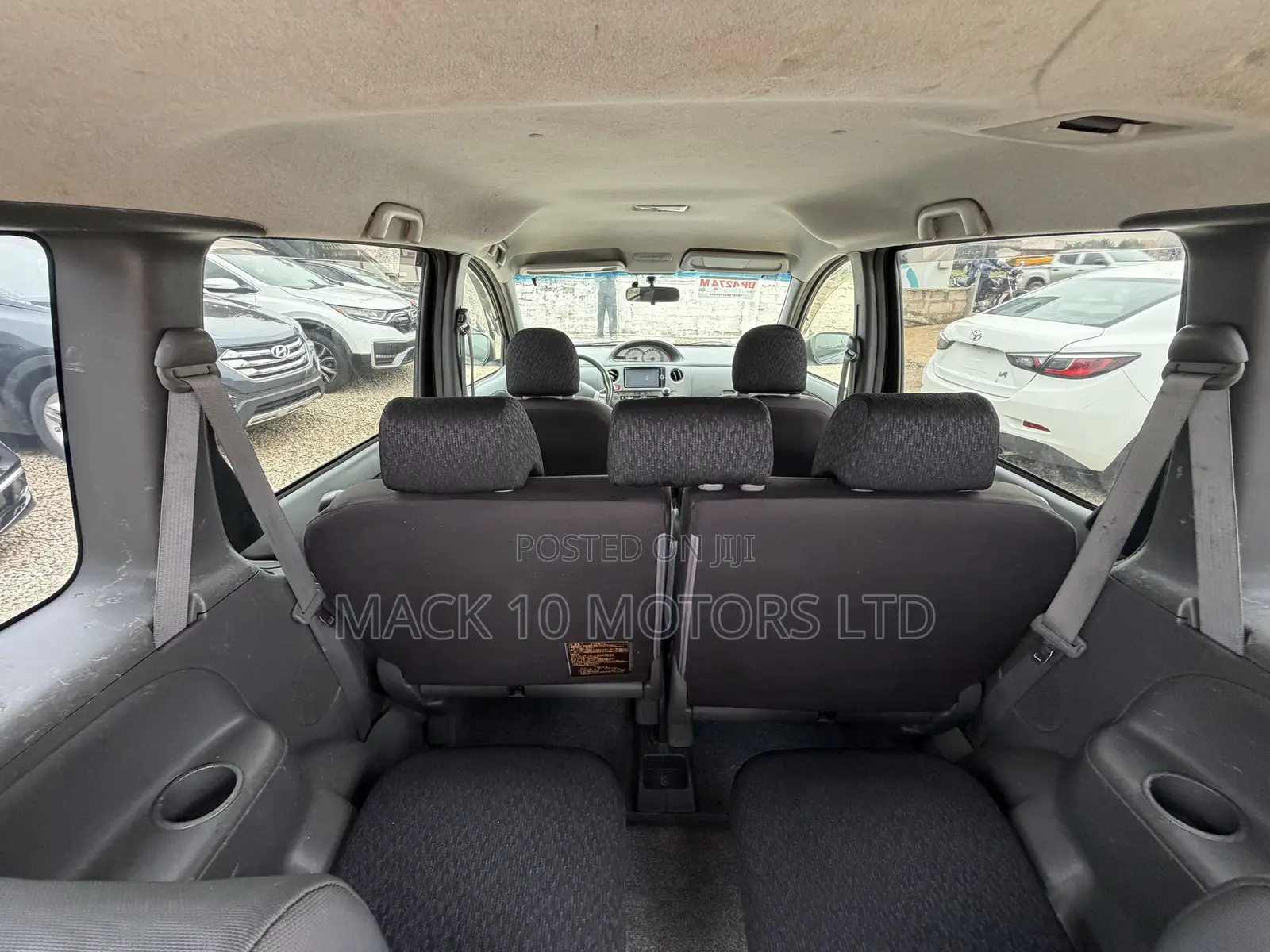 Toyota Sienta 1.5 FWD 2013 Burgundy