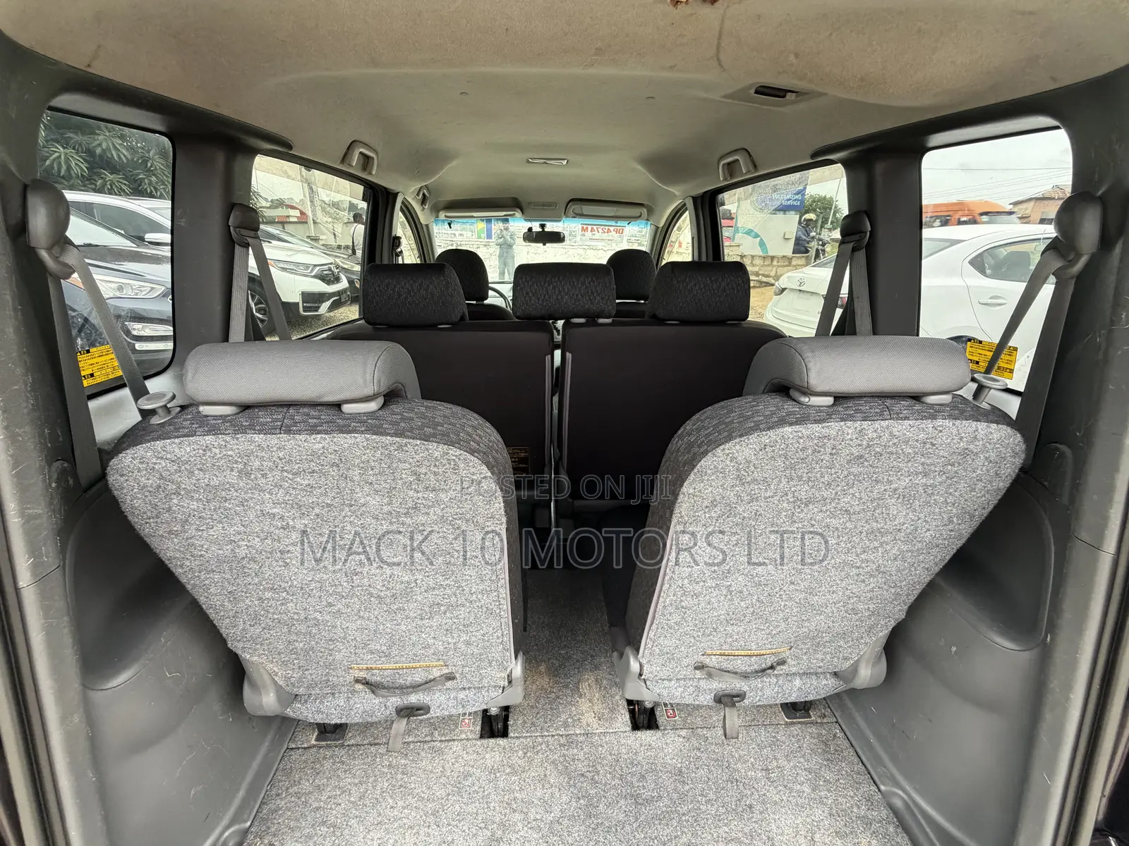 Toyota Sienta 1.5 FWD 2013 Burgundy
