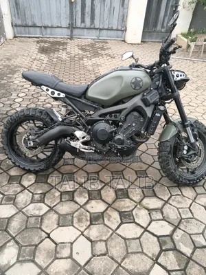 Yamaha 2021 Black