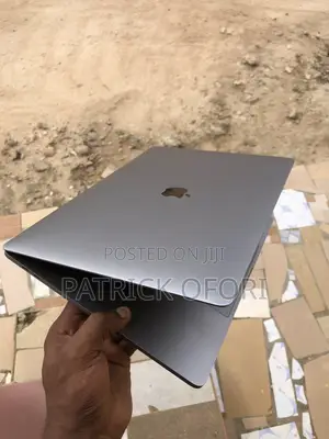Laptop Apple MacBook Pro 2018 16GB Intel Core i7 SSD 256GB