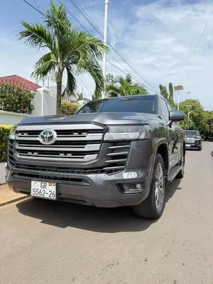 Car Rental- 7 Seat V8 for Rent