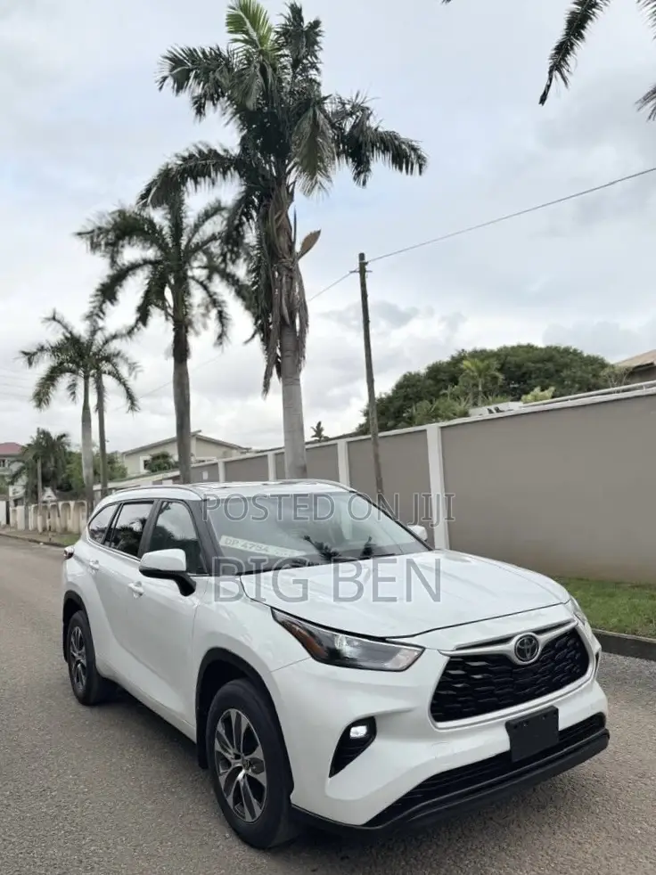 Toyota Highlander XLE AWD 2023 White