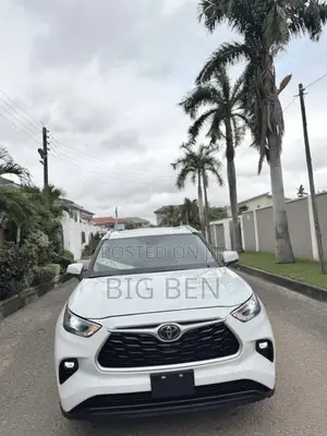 Toyota Highlander XLE AWD 2023 White
