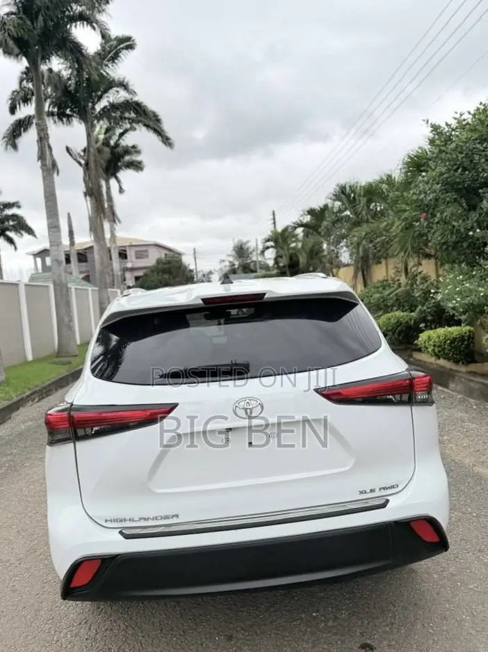 Toyota Highlander XLE AWD 2023 White
