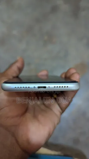 Apple iPhone 11 64 GB White