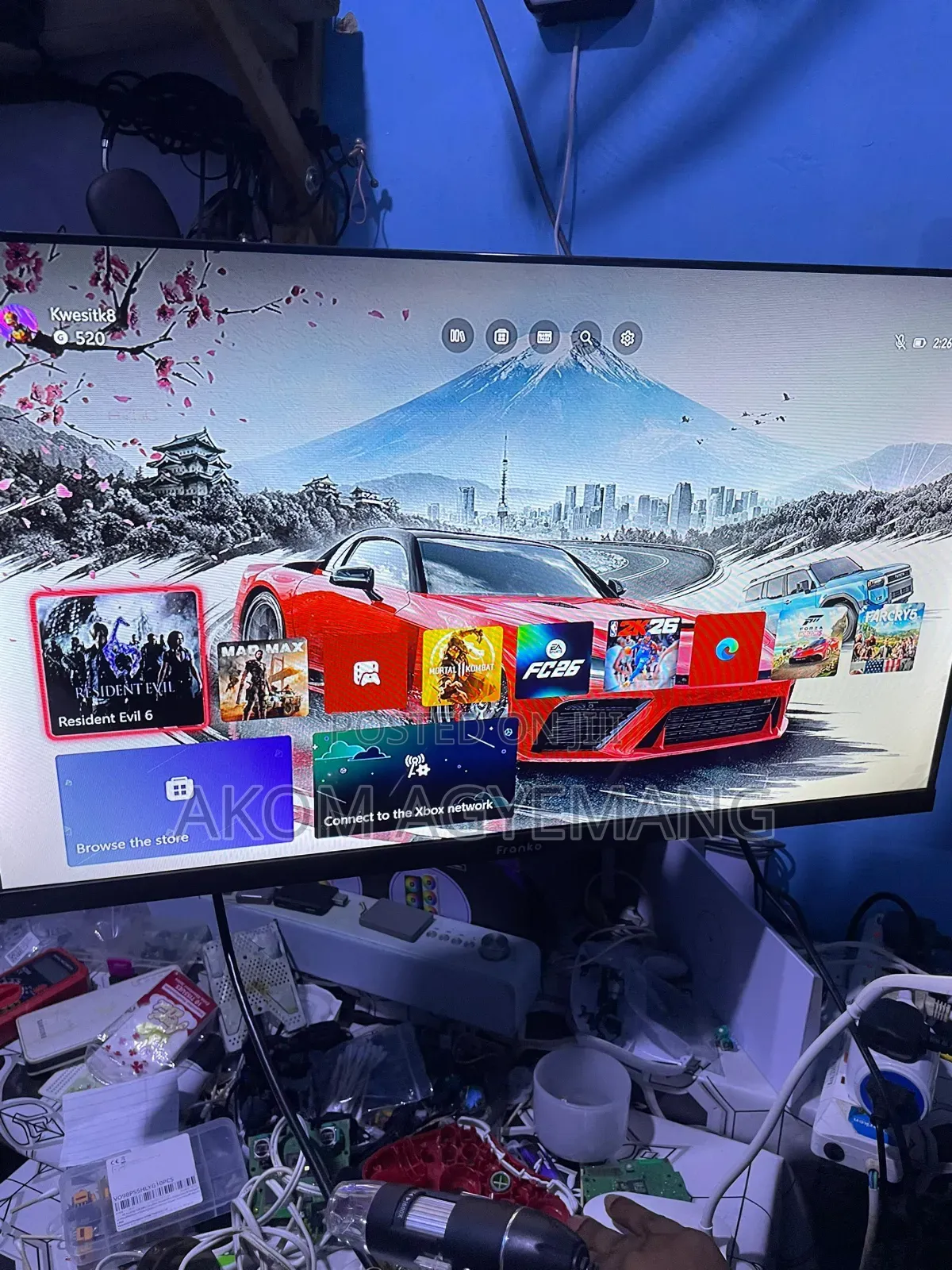 Xbox One ,500gb ,One Controller,Many Games.