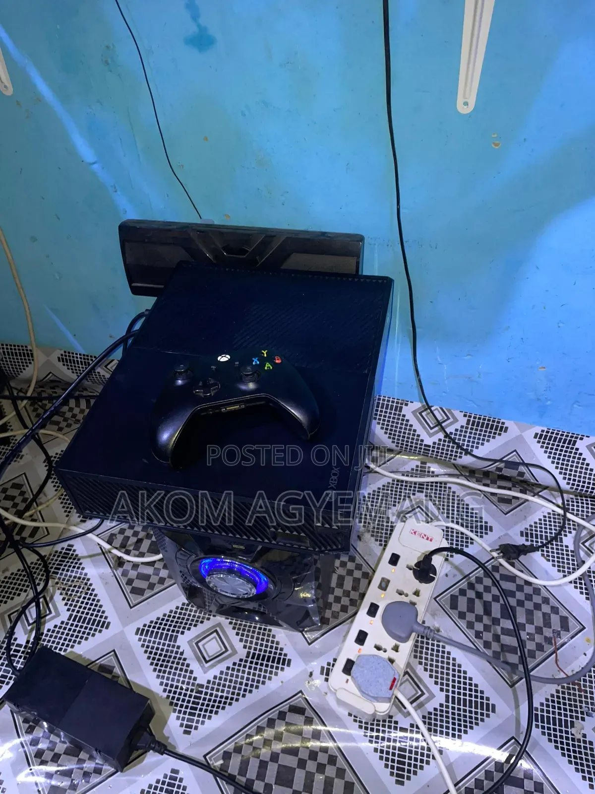 Xbox One ,500gb ,One Controller,Many Games.