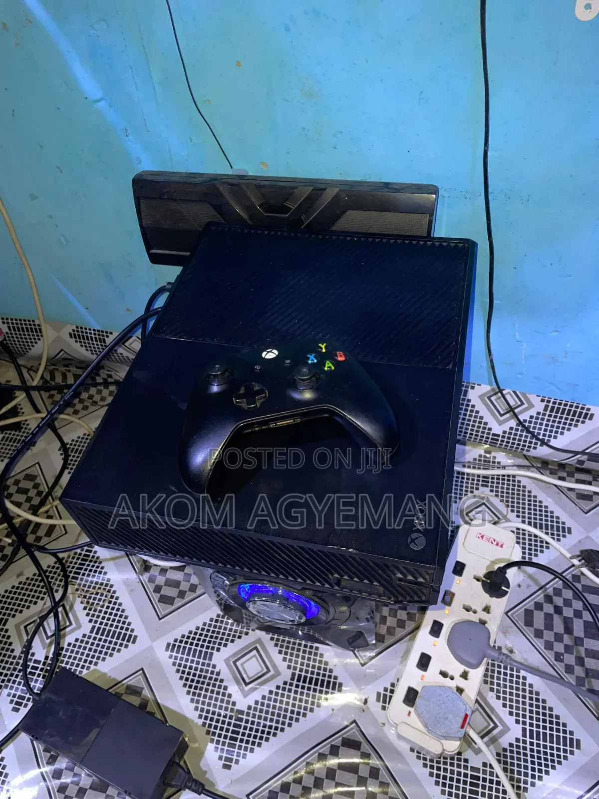 Xbox One ,500gb ,One Controller,Many Games.
