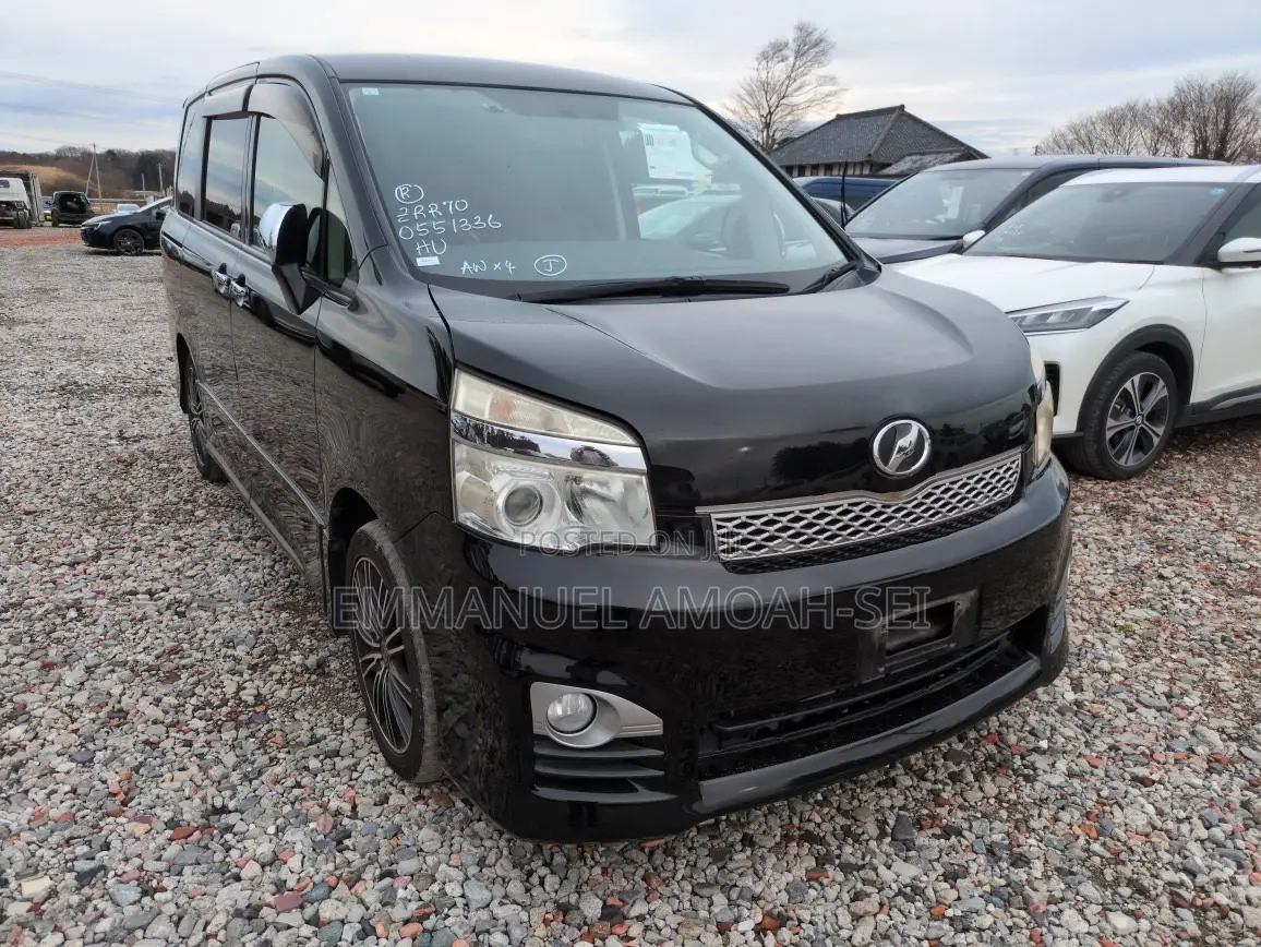 Toyota Voxy 2013 Black