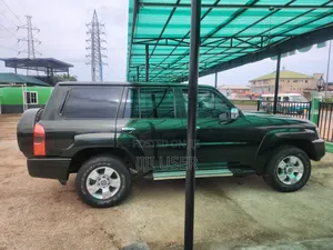 Nissan 1400 2017 Green