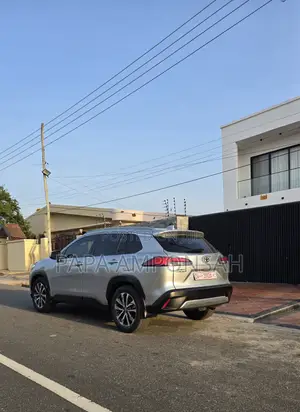 Toyota Corolla Cross XLE 4WD 2024 Silver