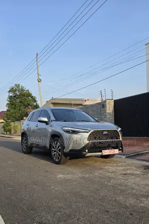 Toyota Corolla Cross XLE 4WD 2024 Silver