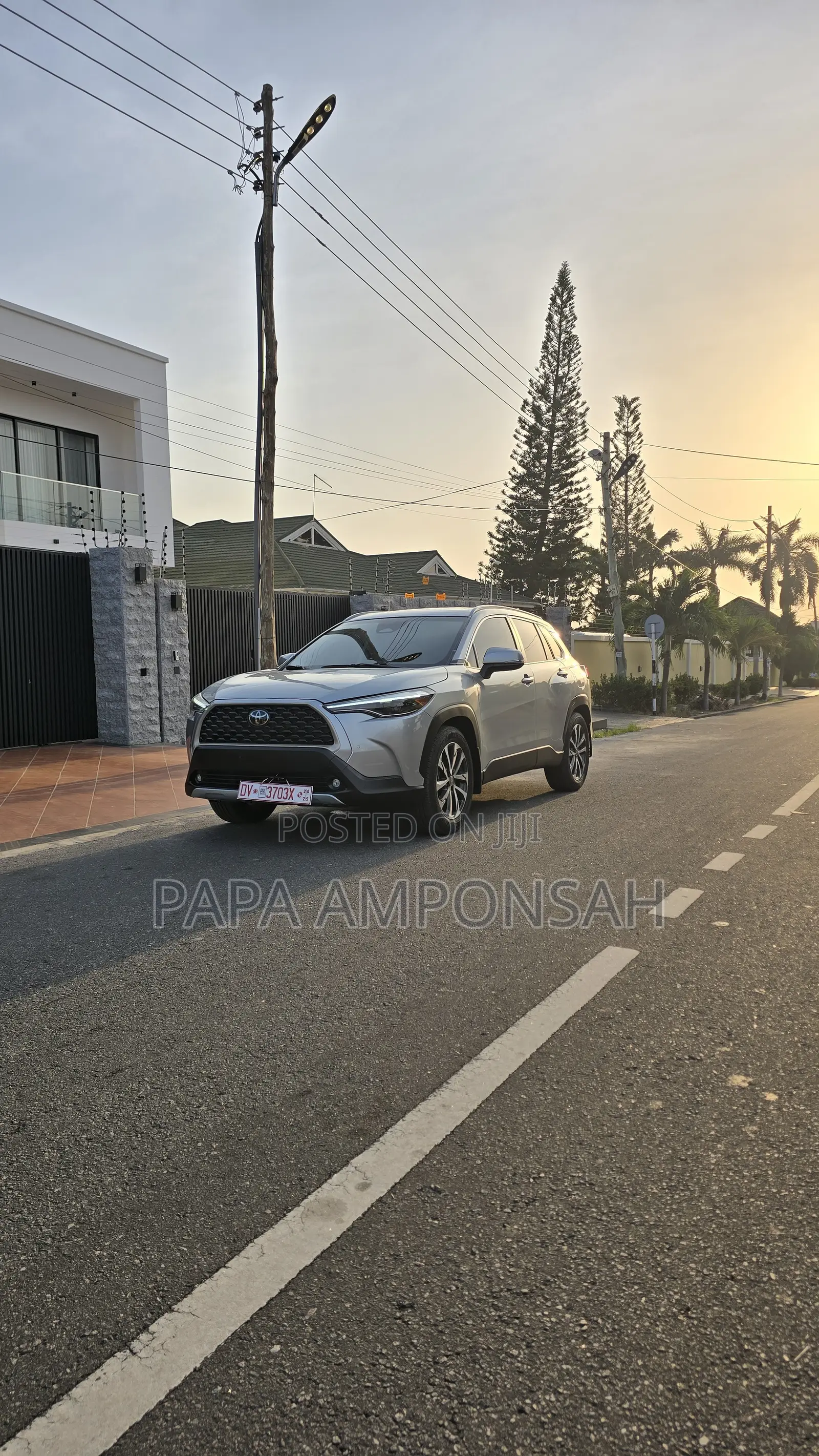 Toyota Corolla Cross XLE 4WD 2024 Silver
