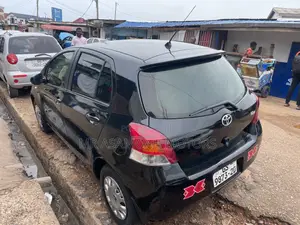 Toyota Vitz 1.3 AWD 5dr 2010 Black