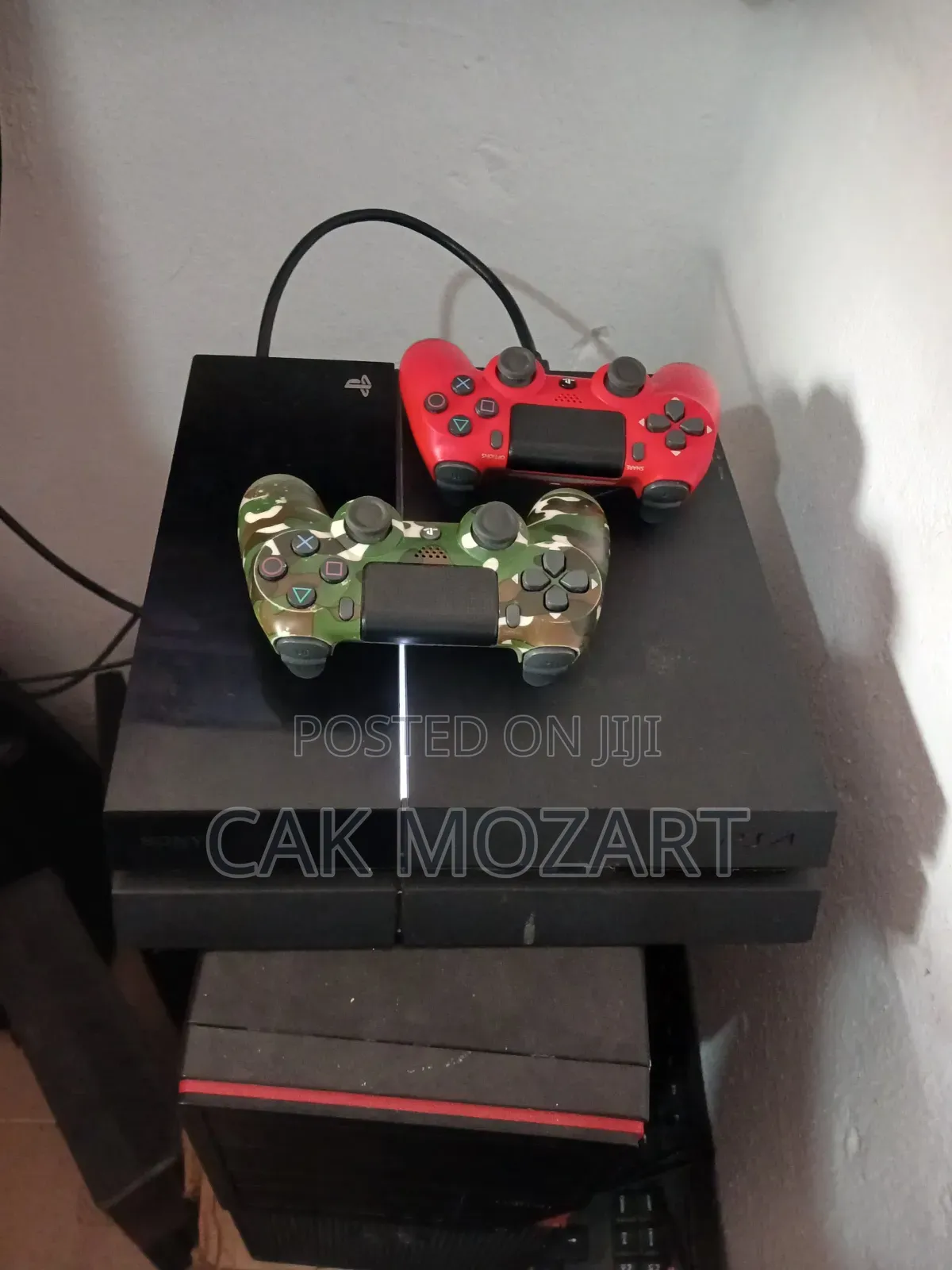 Jailbreak Ps4 500g + 2 Controllers