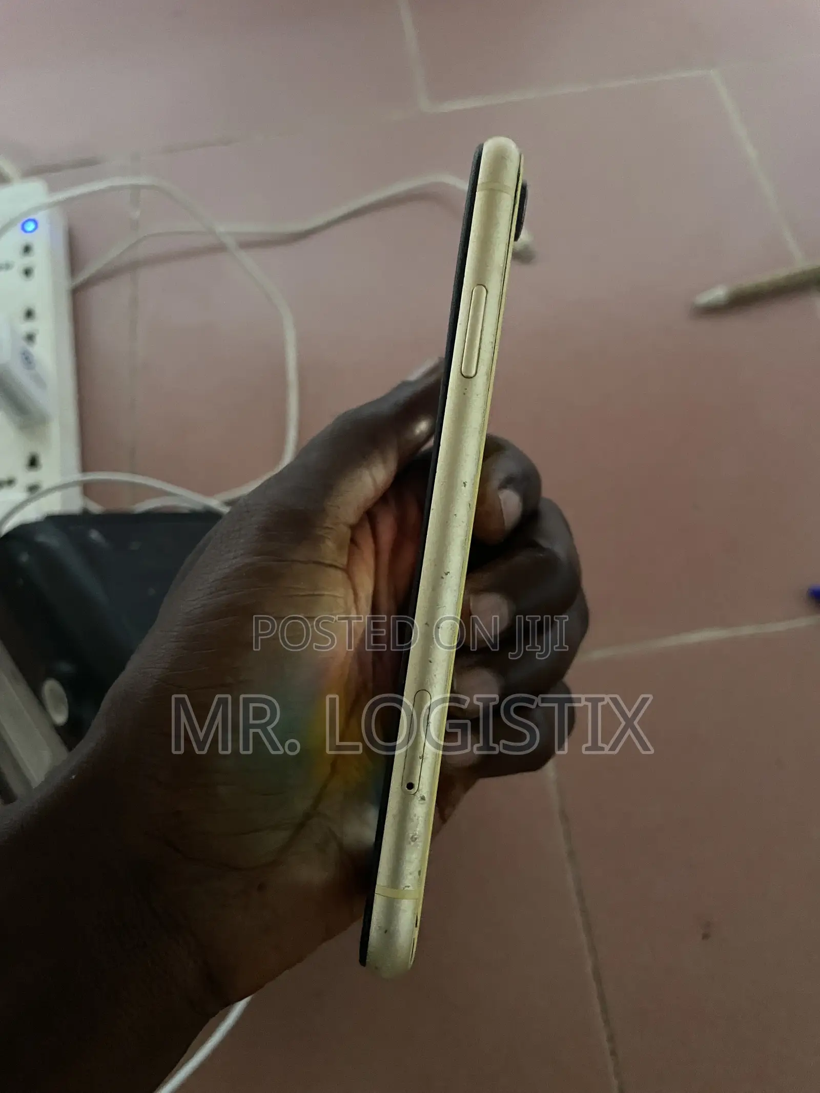 Apple iPhone XR 64 GB Gold