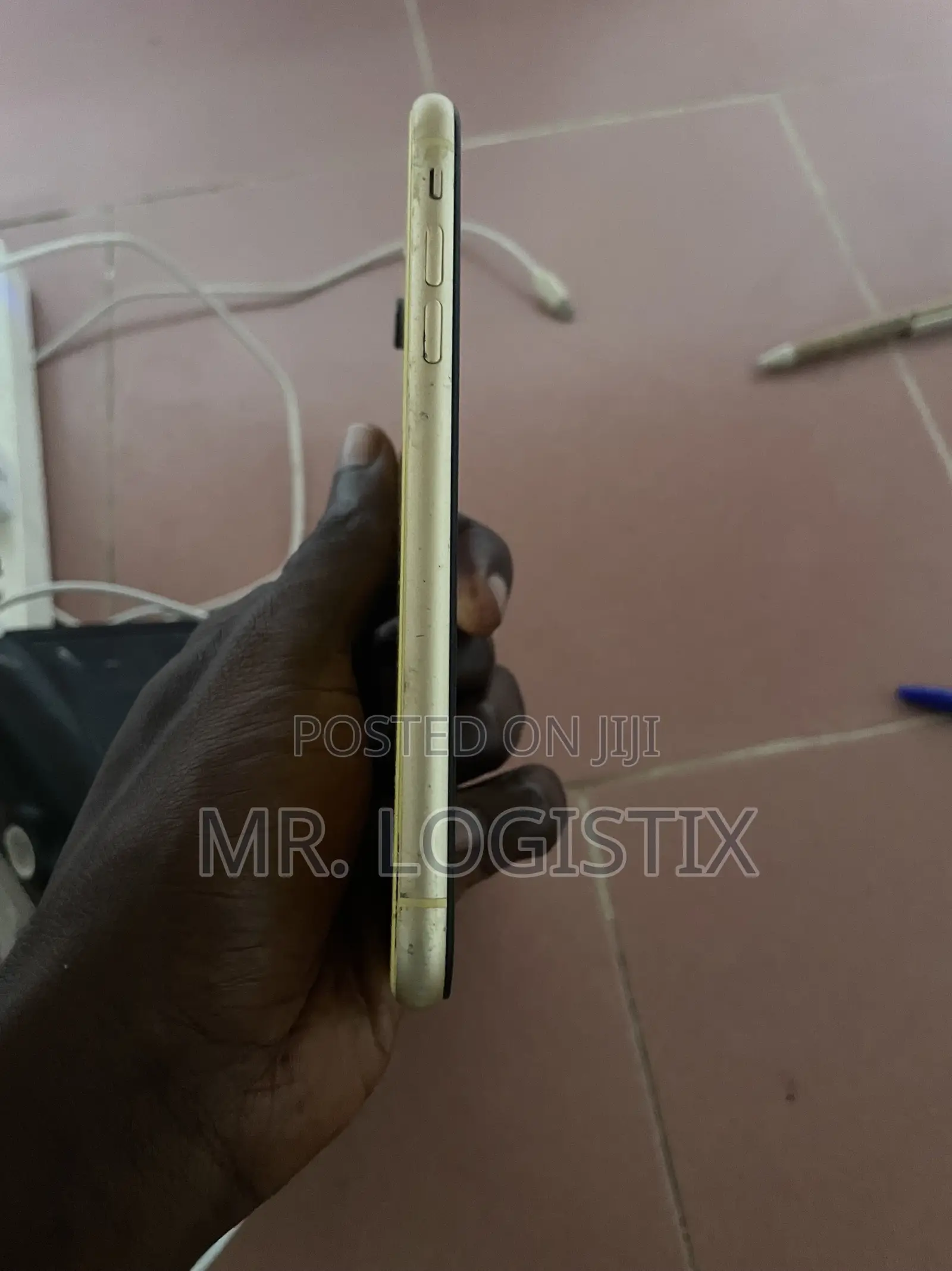 Apple iPhone XR 64 GB Gold